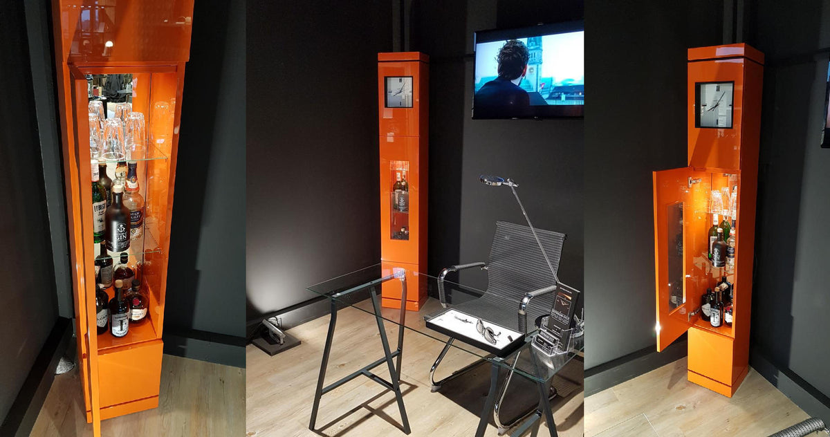 Standuhr Square mit Mini-Bar und Vitrine individuell gestaltet - ZEITCRAFT